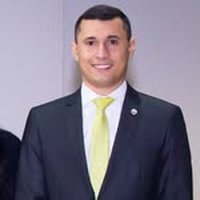 Foto do Dr. Gustavo Lapero